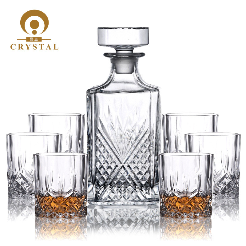 Comercio exterior transfronterizo suministro de alta calidad de vidrio de cristal checo whisky taza de vino casero decanter set de vino