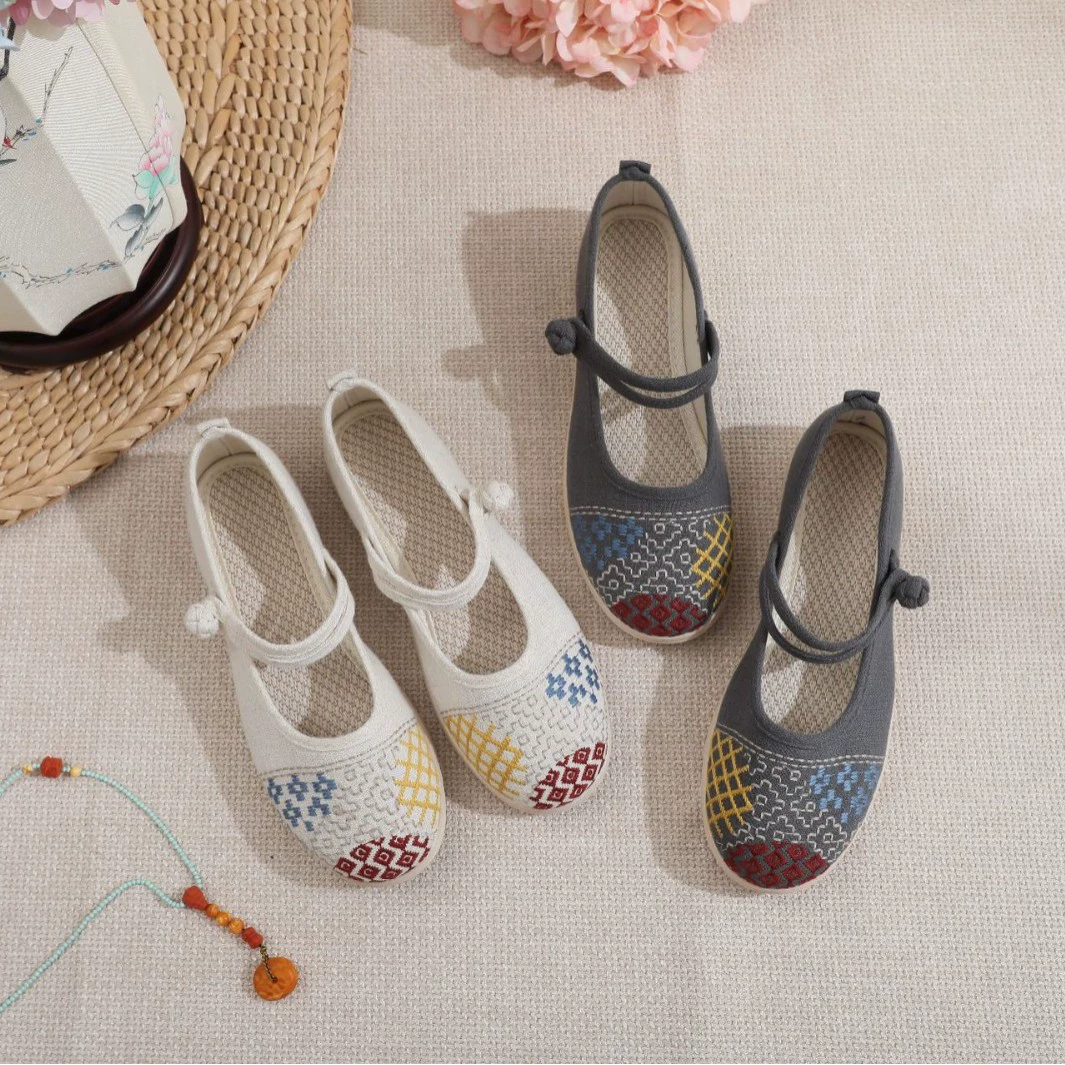 2025 новый стиль старые пекинские вышитые туфли из ткани женские туфли оптом производитель ретро стиль туфли для мам повседневные путешествия