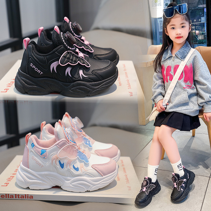 Calzado deportivo para niñas 2025 otoño e invierno nuevo estilo zapatos para correr con botones giratorios para niños zapatos casuales de papá más dos zapatos de terciopelo de algodón