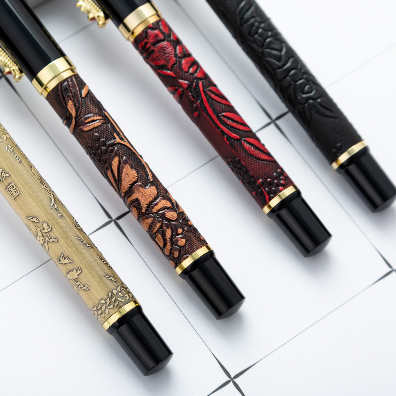 Creativo en relieve bolígrafo de firma en 2022 nuevo bolígrafo para hombres y mujeres de negocios regalos pueden grabar un nuevo LOGO