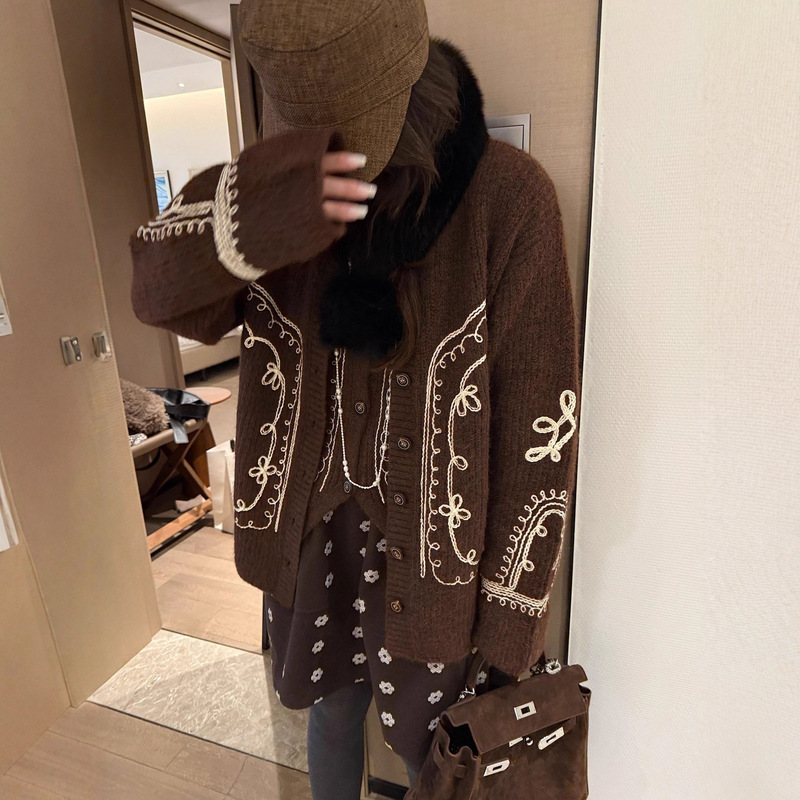 Three-Dimensional Line Embroidery Knitted Cardigan Layered with Sweater Jacket and Vest Two-Piece Set for Women 2025 Autumn and Winter New Style