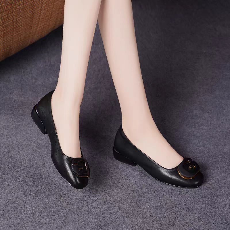 Madre zapatos de cuero suave zapatos de cuero redondos primavera y verano 2026 zapatos de cuero suave zapatos de mujer nuevo estilo