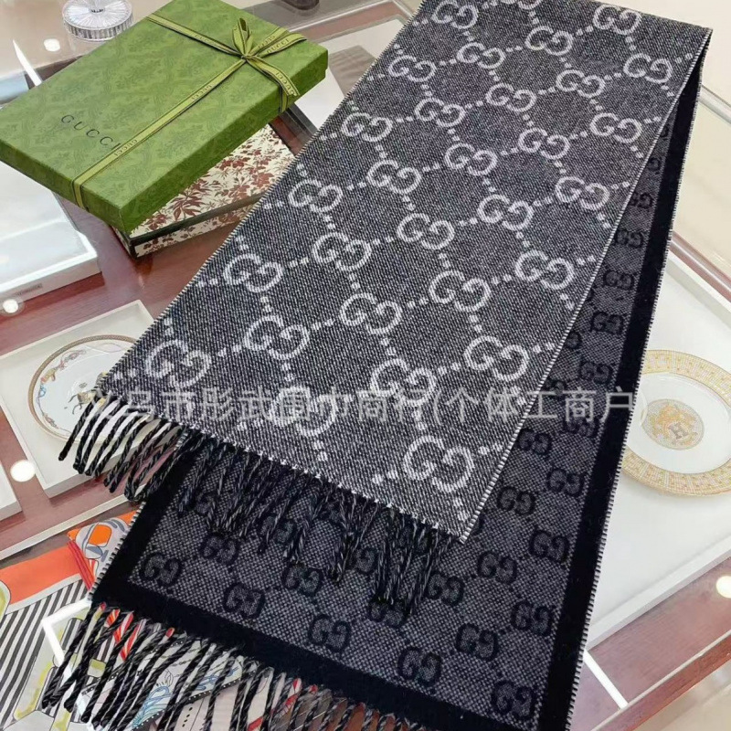 Bufanda Reversible de 180 cm con Jacquard de Letras en Azul Denim y Negro para Mujer | Abrigo