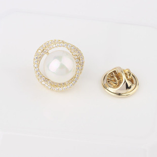 Korean style fashionable elegant imitation pearl collar pin creative V-neck anti-exposure buckle collar cardigan decorative buckle brooch