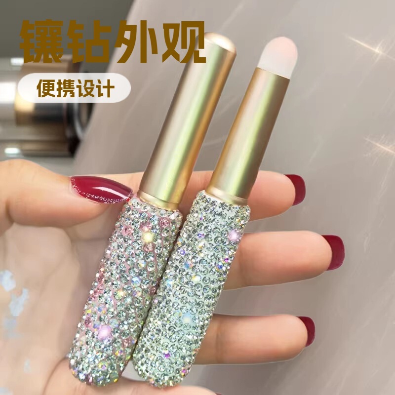 Tume's Popular Diamond-Studded Lip Brush with Cover, Portable Small Round Head Blending Brush, Soft Bristle Mini Makeup Brush, Multifunctional Concealer Brush Tume's Popular Diamond-Studded Lip Brush with Cover, Portable Small Round Head Blending Brush, Soft Bristle Mini Makeup Brush, Multifunctional Concealer Brush