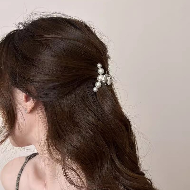 Elegante fermaglio per capelli con perle per volume e frangia_voghion.com