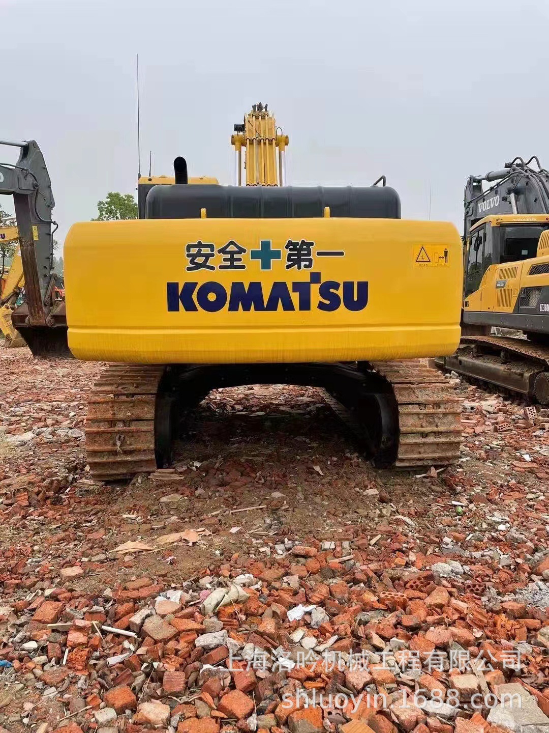 土库曼斯坦二手小松xiaosong400-8挖掘机九成新