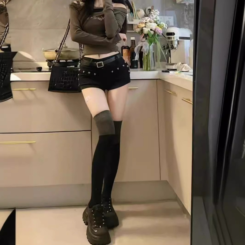 Hot Pants Female Internet Celebrity Retro Denim Ultra-Short Pants Waist Bag Y Sexy Low 2K Same Style Hip Nightclub Sexy Wear Rivets Hot Pants Female Internet Celebrity Retro Denim Ultra-Short Pants Waist Bag Y Sexy Low 2K Same Style Hip Nightclub Sexy Wear Rivets