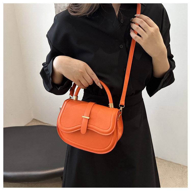 Einfache lässige 2024 neue modische und stilvolle einzelne Schulter Crossbody koreanische Version vielseitige kleine quadratische Tasche für_voghion.com
