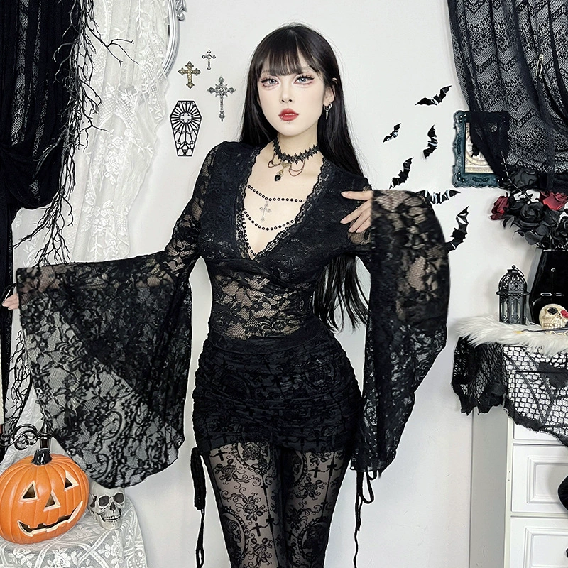 CF24373 Осень 2025 новый стиль Halloween темный стиль кружевной топ с V-образным вырезом и цепочкой бус на женщину