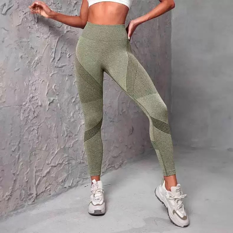 Pantalones deportivos de yoga de punto para verano, sin costuras, realzan los glúteos, pantalones de fitness con efecto melocotón, ajustados, transpirables y de secado rápido. image 4