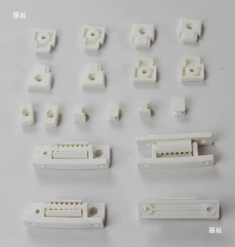 Invisible old-fashioned telescopic plastic pad with accessories railed, clips included