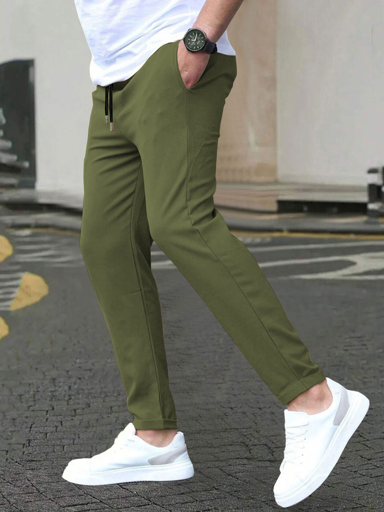 "Klassische Slim-Fit-Freizeithose für Herren mit Lederetikett – Polyester-Komfort für den Alltag in Schwarz, Khaki und Marineblau"_voghion.com