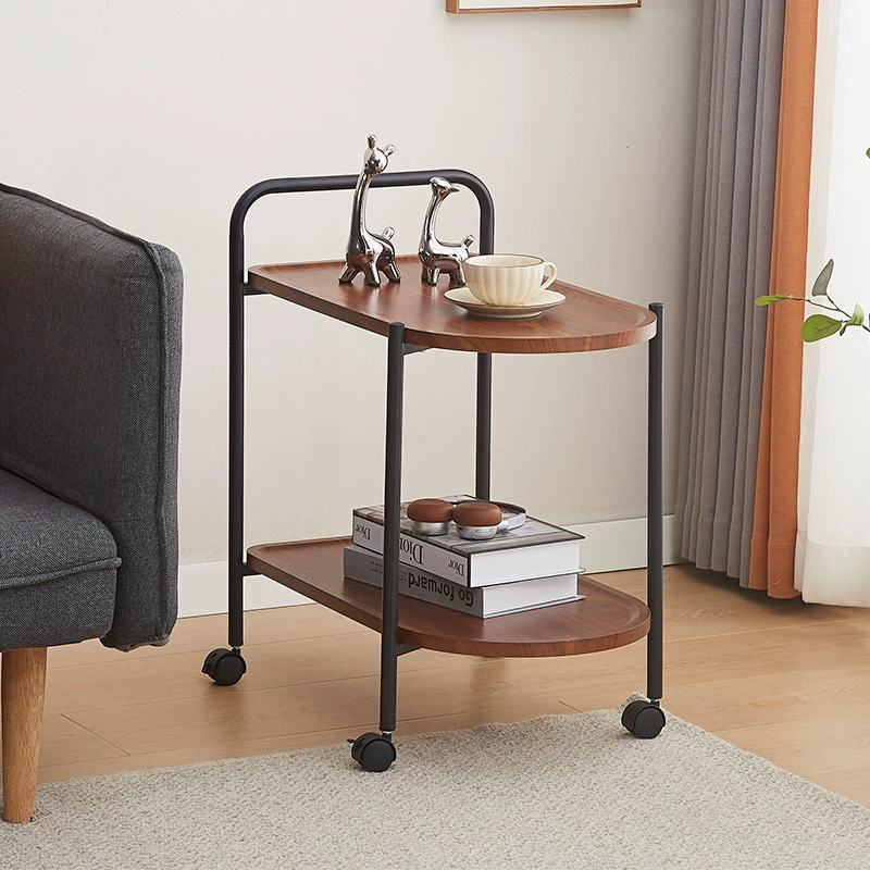 Подвижный небольшой журнальный столик на колесиках, диван в скандинавском стиле, приставной столик, мини-столик с полкой для хранения на колесиках