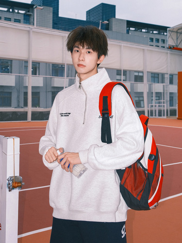 Hong Kong-style heavyweight half-zip hoodie for men—autumn/winter collection, long sleeves, unisex design, no hood