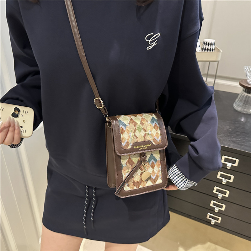 Bagos de alta sensación de nicho para mujeres nuevas bolsas de mochila retro bolsas de mochila francesa de hombro para mujeres transfronterizas