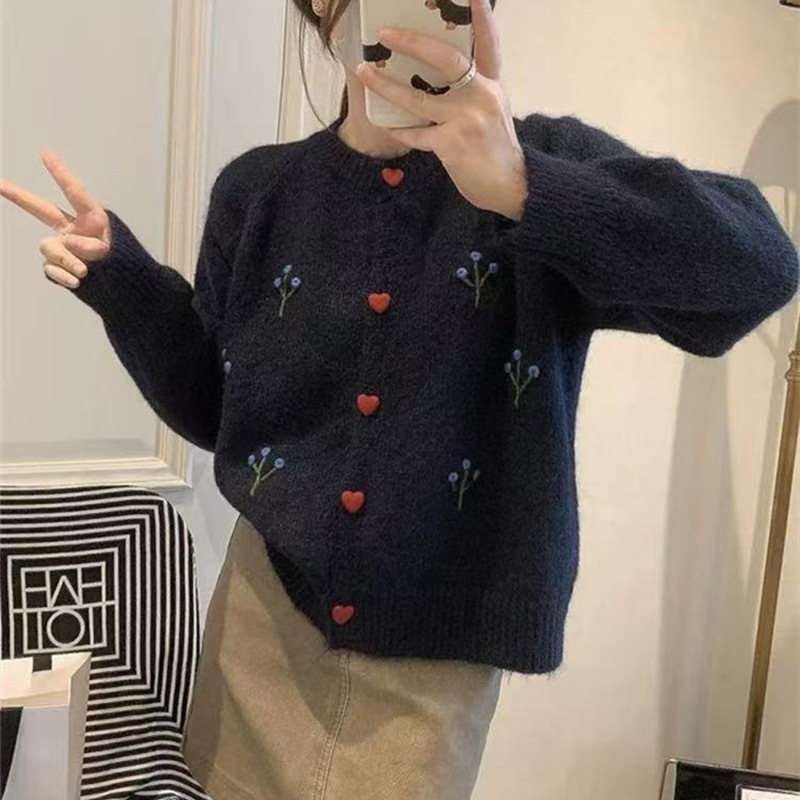 圆领爱心扣刺绣羊驼绒外套女2025新款韩系慵懒风针织衫毛衣女上衣|undefined