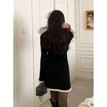 黑色气质赫本风polo领连衣裙女2024新款法式收腰显瘦包臀短裙