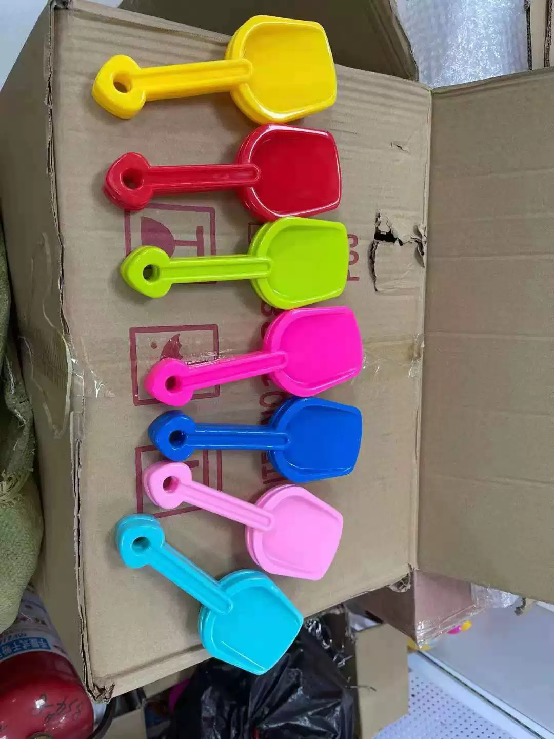 Детские пляжные игрушки пластиковая Лопата для копания песка игровые инструменты для дома небольшая лопата киоск живописное место Заводская поставка