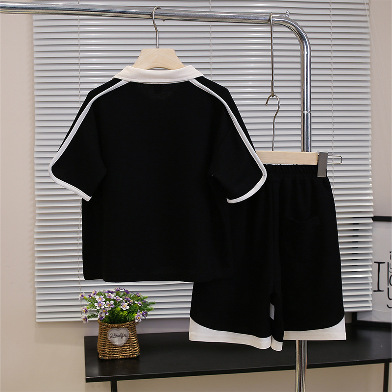 7246 Traje de camisa POLO para niños 2025 Verano Nuevo estilo Niños pequeños y medianos Traje de dos piezas de manga corta para niños