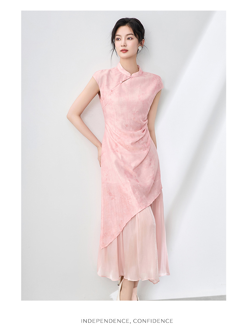 Đầm sườn xám maxi giả hai mảnh họa tiết hoa văn tối màu xếp li bóng gạc — Màu hồng chi tiết 12
