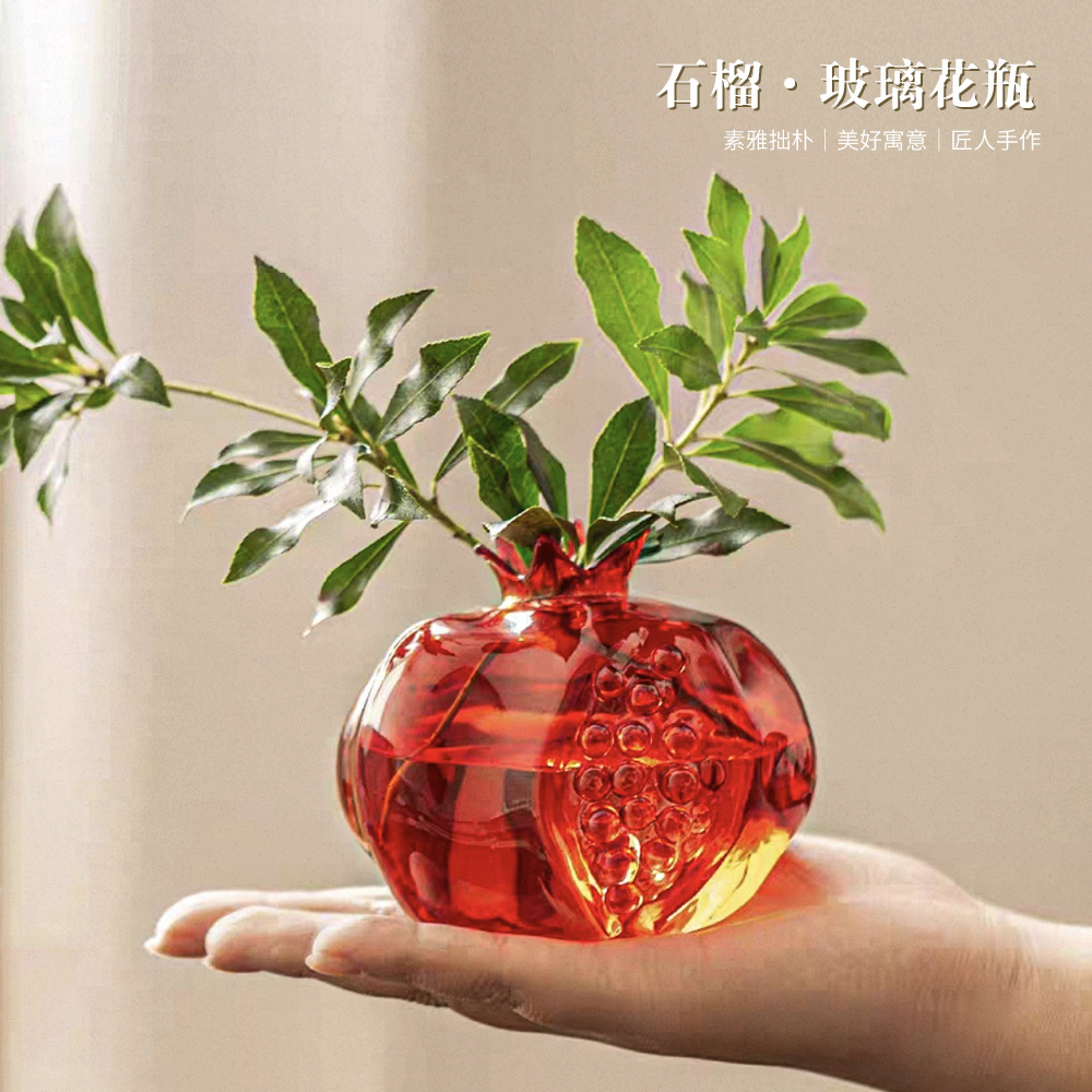 Florero de granada Decoración de vidrio rojo chino Adornos de alta gama Mini hogar Lujo ligero Mesa de comedor hidropónica Arreglo floral