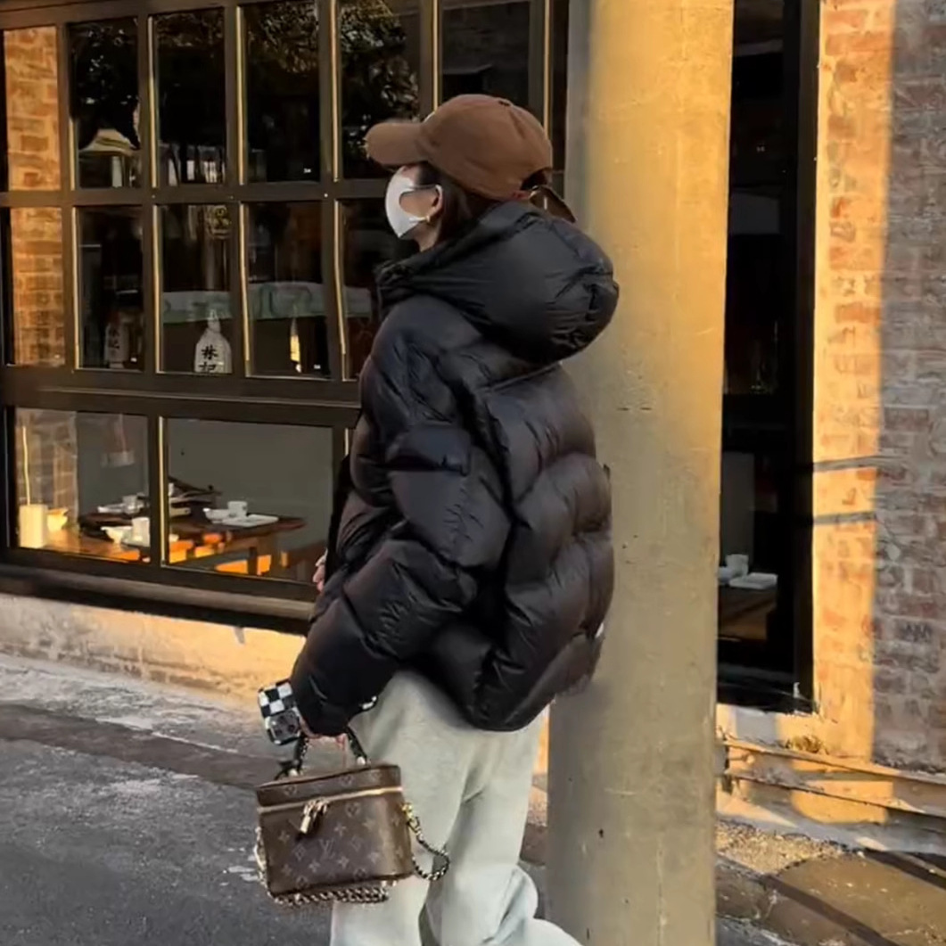 소프트 왁스 퍼프 짧은 후드 터틀 백 다운 재킷 여성의 겨울 새로운 도착 느슨한 슬리밍 빵 코트