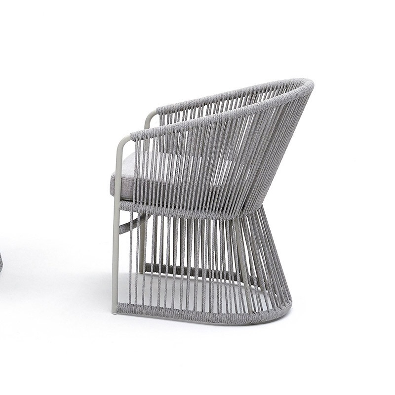 Silla individual gris (tejida con cuerda)