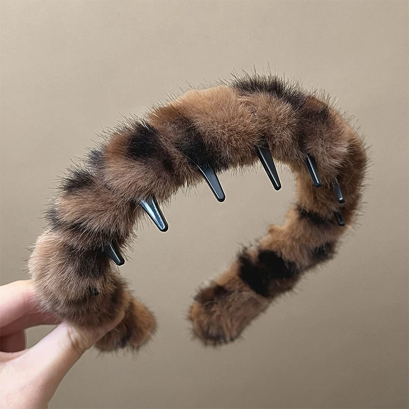 #188 light brown leopard print wavy hairband