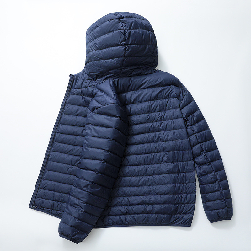 라이트 다운 재킷 쇼트 스탠드 칼라 후드 2023 가을과 겨울 새로운 빛 90 화이트 덕 다운 웜 다운 재킷 남성용