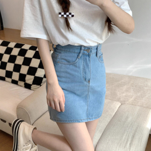 Light-colored denim shorts for women, 2025 summer, Korean style—irregularly ripped, wide-leg, high-waisted, loose-fitting A-line hot pants, trendy.