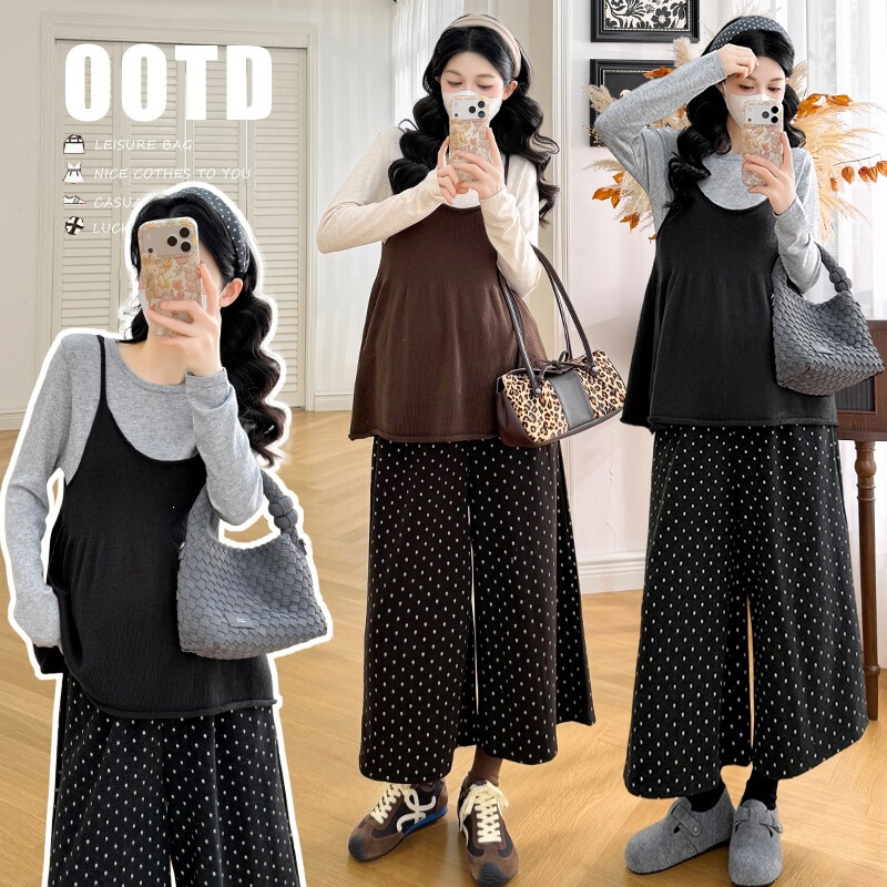 Real-life photos of a new maternity two-piece sweater set: a retro autumn/winter fashion sweater for outerwear, paired with slimming, cropped polka-dot pants Real-life photos of a new maternity two-piece sweater set: a retro autumn/winter fashion sweater for outerwear, paired with slimming, cropped polka-dot pants