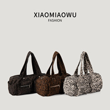 ���ų���ͨ�ڱ����������С������¿�ʱ��Ůʿ��ڴ�����Ҹ�°�