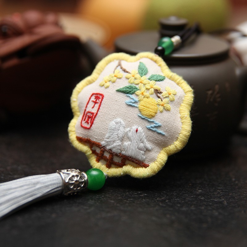 Bordado DIY artesanal creativo bolsas de jazmín colgante bolsas de estilo antiguo bordado Lu para regalo de novia bolsas de mariposa