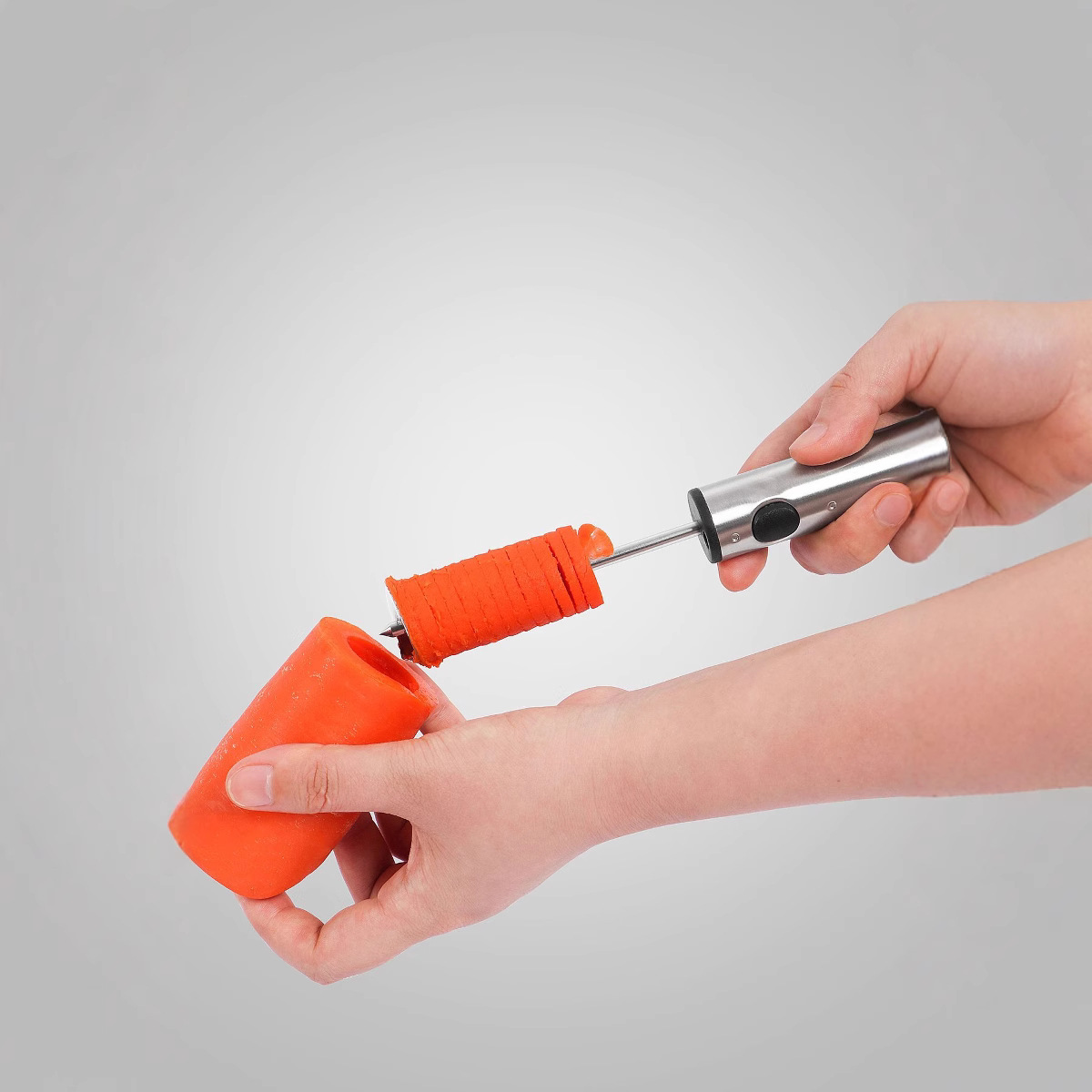 En stock fábrica de verduras y frutas corazón-excavación SPINNER Punch 304 acero alimentos complementarios de los niños ensalada carne cerveza DIY