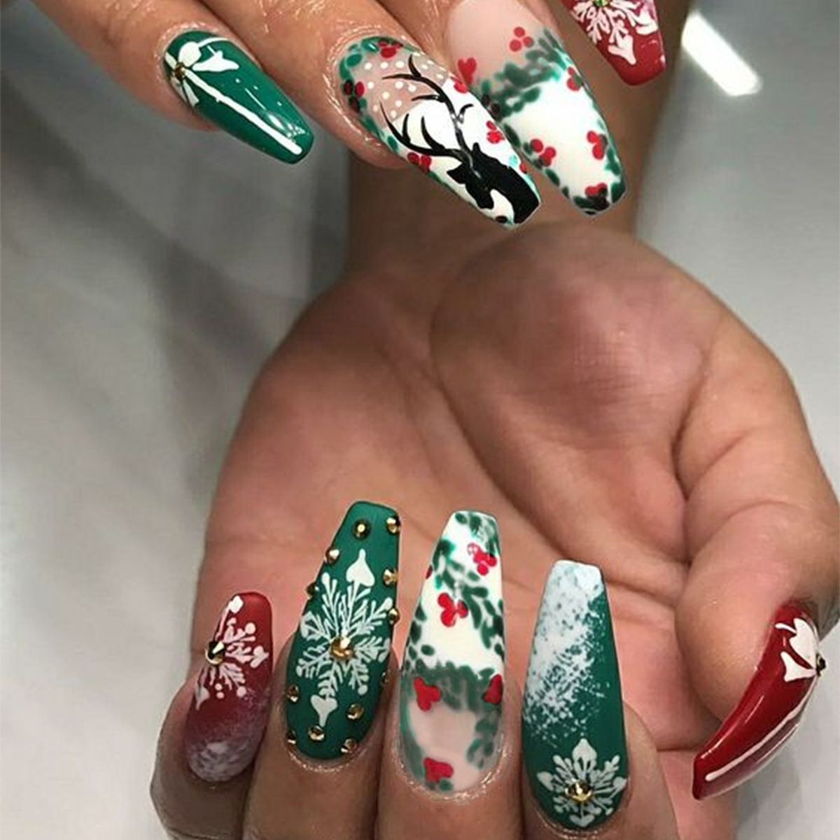 36g Weight Christmas Festival Bow Knot, Snowflake Pattern Sweet Style Christmas Sweet Bow Knot Snowflake Press On Nails 1
