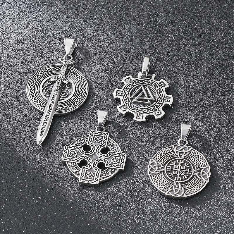 Viking Warrior Pendant Necklace Vintage Celtic Knot Shield Style_voghion.com