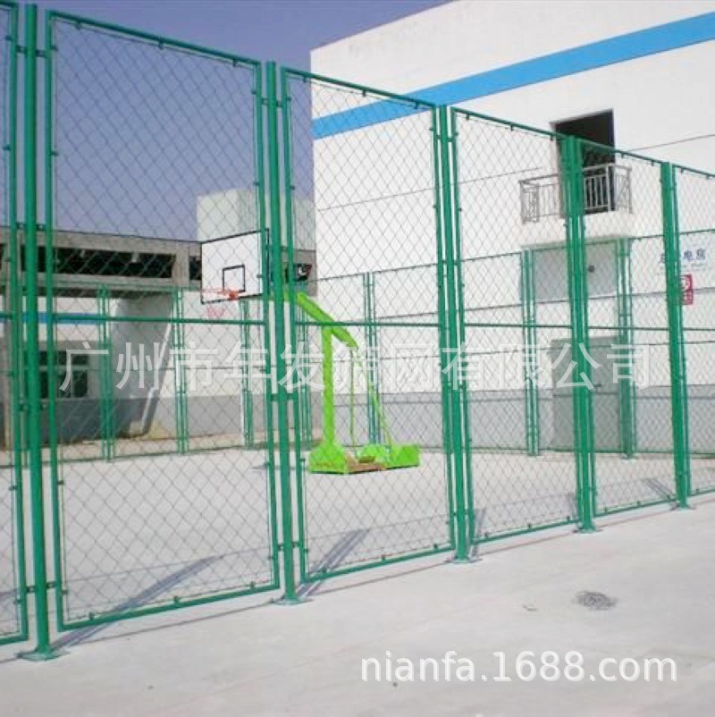 高尔夫球场勾花围网 口字型日字型操场围栏 小区运动场护栏