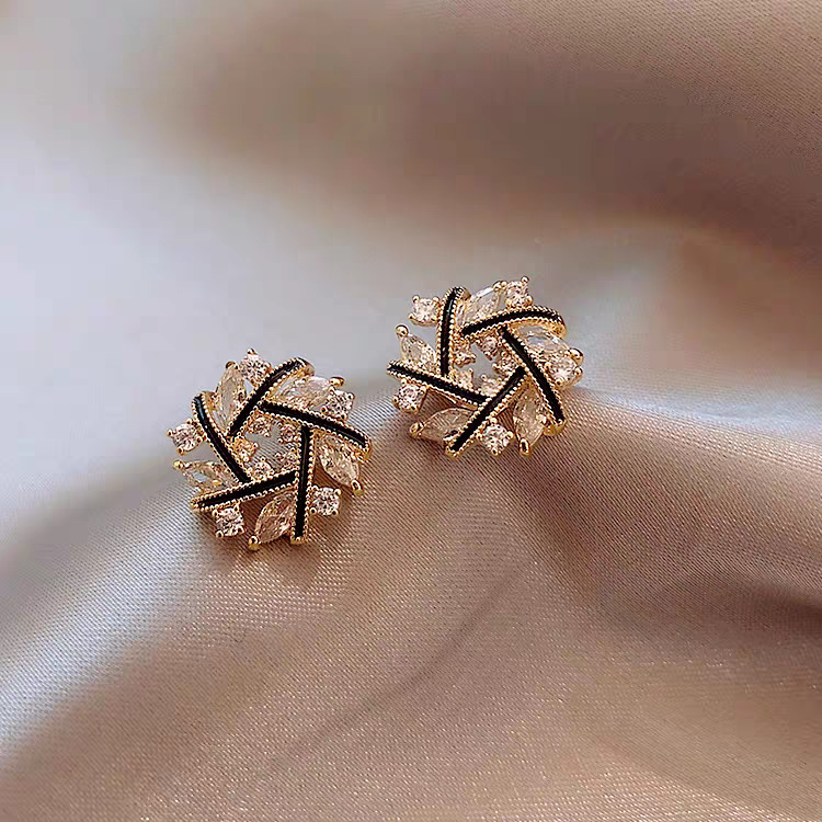 Gold diamond flower earrings