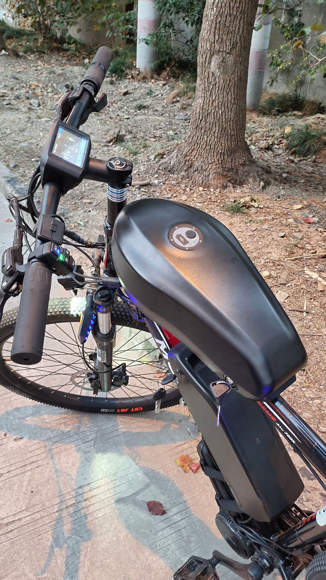 Electric Bicycle Lithium Battery Fixed Rail Sports Water Bottle Expansion Bracket with Hailong Parrot Tiger Shark