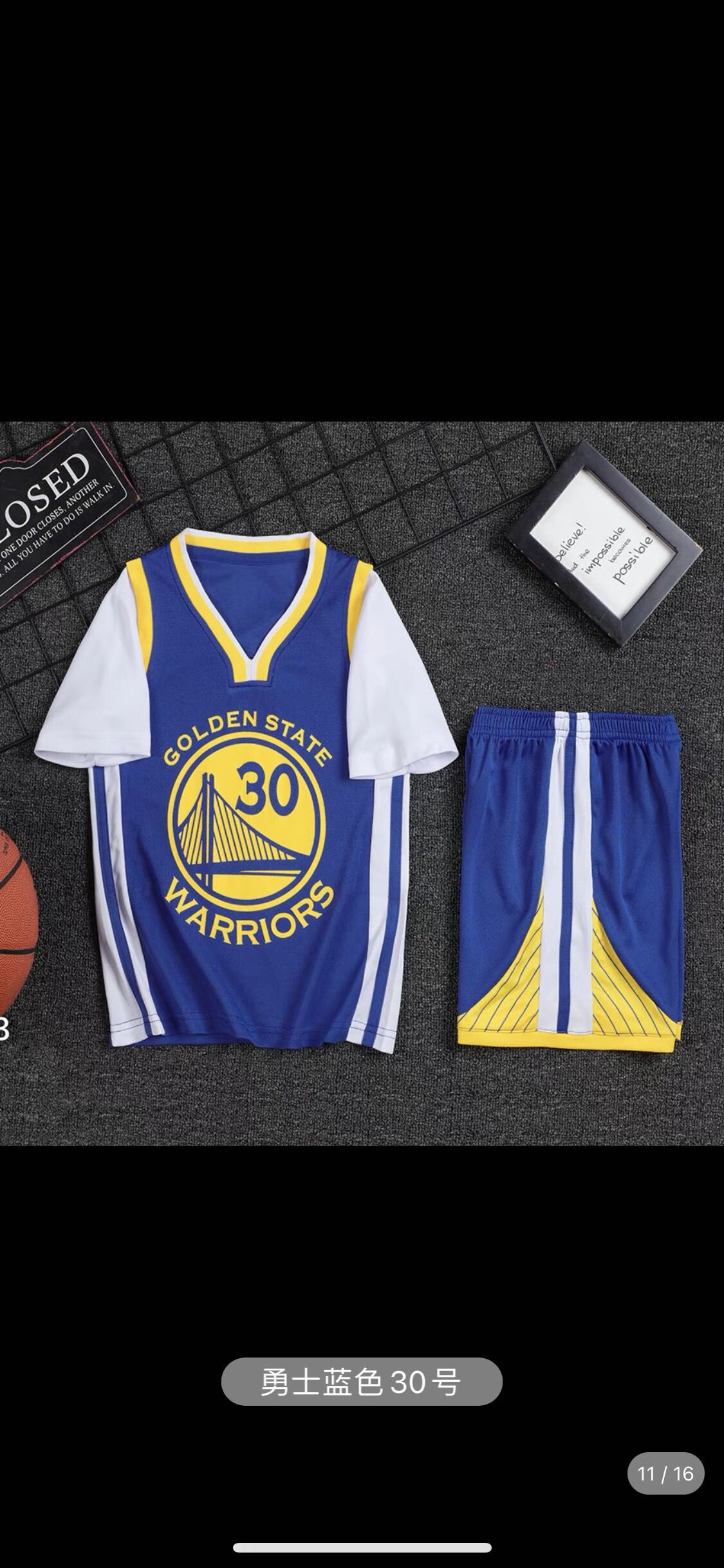 Uniforme de baloncesto de verano, traje deportivo, estilo coreano para hombres, falso de dos piezas, de manga corta de cinco puntos, pantalones cortos rectos de todo fósforo, traje de dos piezas