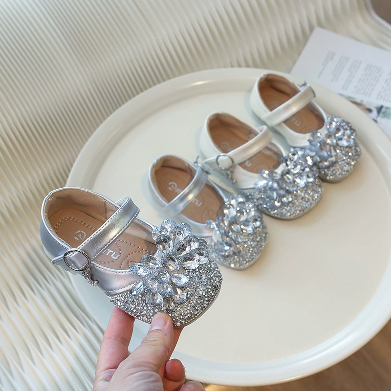 Хрустальная принцесса обувь маленькая одиночная обувь для девочек осень 2024 новая детская мягкая подошва одиночная обувь маленькая кожаная обувь пятно оптом