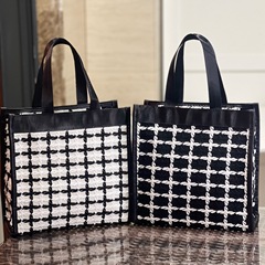 New minimalist letter Korean-style hand-held makeup bag travel pouch, suitable for work commute and lunch bag