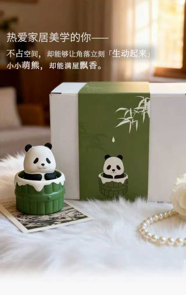 Ceramic Cute Panda Aromatherapy Ornament Car Air Freshener Home Indoor Flameless Fragrance Diffuser Gift for Friends
