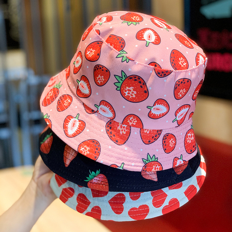Women's Cute Pastoral Strawberry Printing Wide Eaves Bucket Hat display picture 1