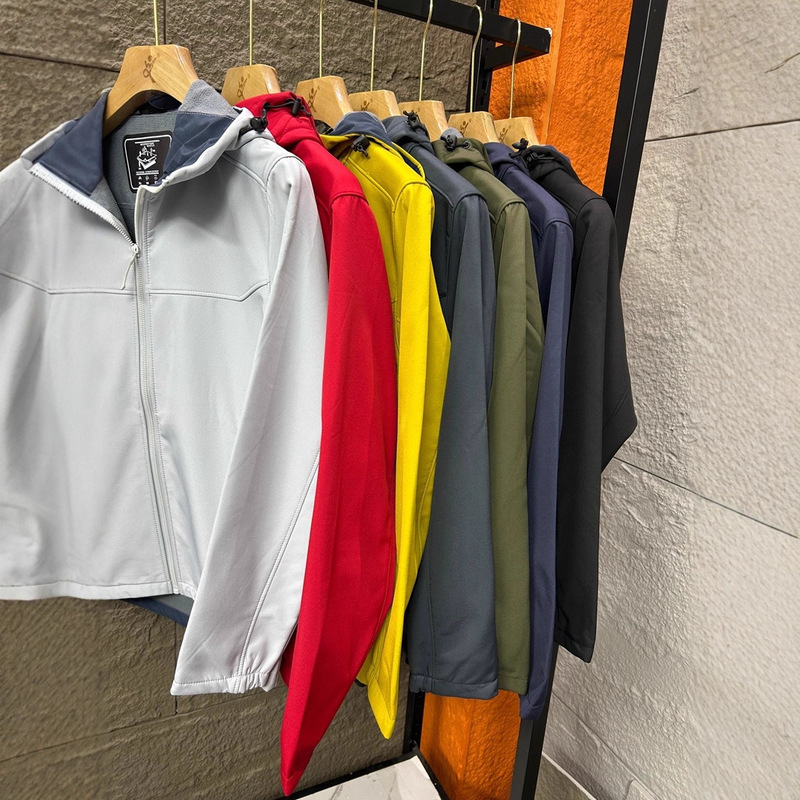 3D Stereo Cutting! Available for Couples! Autumn Windproof and Waterproof Fleece-Lined Warm Hooded Soft Shell Jacket