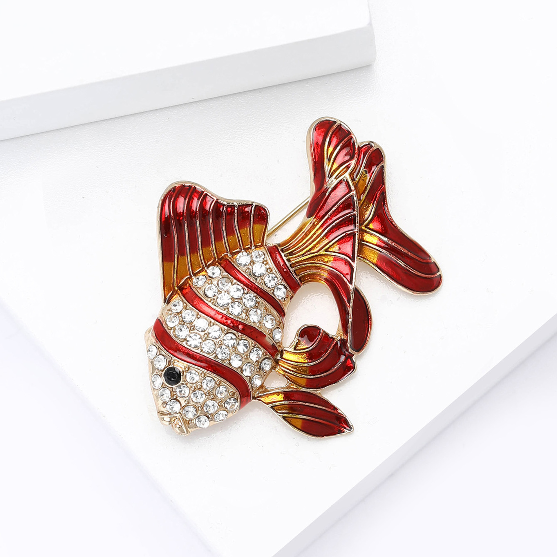 Cross-Border European and American Light Luxury Enamel Japanese Goldfish Brooch Pendant Couple Tropical Fish Dripping Oil Cartoon Brooch Collar Jewelry