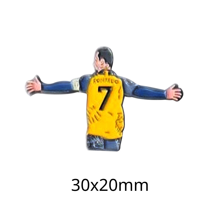 Fabricante personalizado Champions League World Cup Football Super Star Metal Insignia Imagen de dibujos animados Etiqueta del teléfono móvil Insignia Regalo