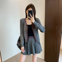 复古学院风 羊毛软糯亲肤撞色条纹V领开衫百褶短裙针织套装X1006T