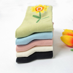 Spring and Summer Socks for Girls: Instagram-Fashionable Korean-Style Mori-Aesthetic All-Match Sweet Mid-Calf Socks with 3D Tulip Flower Design